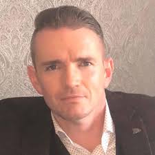 Tom Ashman (@LightYearTomAsh)