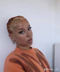 We want to know what companies you all are with! We know we have a lot of  lip ladies in here but what else?? We would LOVE to support y'all when we