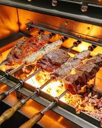 Gaststätte mit blattsalat und vorspeise. Ambiente Brasileiro U Radnice Prague Eu