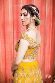 How To Recreate Kareena Kapoor S Bridal Look From Veere Di Wedding Bridal Looks Veere Di Wedding Bridal Hairdo