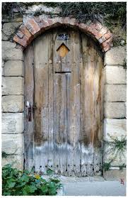 Jouques Au 105 Une Bien Belle Vieille Petite Jarri Mimram Vieilles Portes En Bois Vieilles Portes Porte Jardin