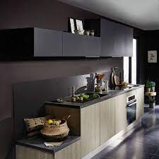 Avant de l'adopter, découvrez 26 ambiances de cuisine noire, pour vous aider à choisir. Cuisine En Noir Et Bois Selection De Modeles Tendance Cote Maison