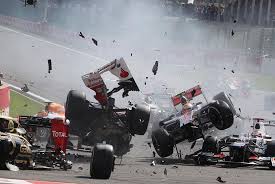 Zuerst trifft das monocoque auf das hindernis, zum beispiel die leitplanke, dann wirkt sich die. Formel 1 Unfall Mit Alonso Romain Grosjean Akzeptiert Strafe Fur F1 Crash In Spa