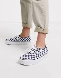 Since coming onto the scene in cali back in '66 as cool and casual footwear, vans have become some of the most instantly recognisable shoes in the world. Vans Authentic Platform 2 0 Sneaker In Mittelalterblau Mit Schachbrettmuster Asos