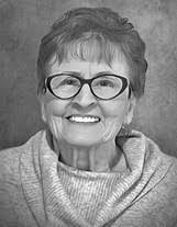 Holly Whiteside's Instagram, Twitter & Facebook