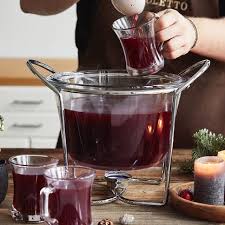 Original Feuerzangenbowle Mit Rum Und Gewurzen Rezept Weihnachtsbowle Rezept Feuerzangenbowle Feuerzangenbowle Rezept