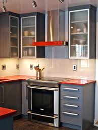 Hier wird geschnitten, töpfe werden verschoben und auch. 75 Kuchen Mit Roter Arbeitsplatte Ideen Bilder Februar 2021 Houzz De