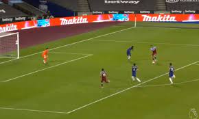 Chelsea's attacking lineup looks braced for winter renovations after it emerged the blues are keen on a move for valencia's paco alcacer, while dynamo kiev winger andriy yarmolenko is open to leaving. Yarmolenko Goal Video Chelsea Trolled Over 3 Shirts