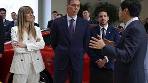 Spanish PM's wife charged with corruption
