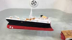 re edited)model titanic sinks & splits