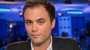 La productrice de l'émission, catherine barma, en a dit un peu plus ce jeudi dans l'émission l'instant m. On N Est Pas Couche Avec 1200 Euros Par Emission Charles Consigny Decu De Son Salaire L Express