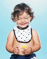 بالصور أطفال تذوقوا الليمون وأستاؤوا من طعمه صور اطفال مضحكه
