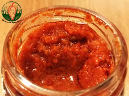 Con un coltellino eliminate il picciolo 2, quindi apriteli a metà per il senso della lunghezza 3; Crema Di Peperoncino M A Wartryx Devastante Peperoncini Piccanti Mondo Del Peperoncino