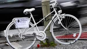 Weisse Fahrrader Erinnern In Munchen An Unfall Opfer Welt