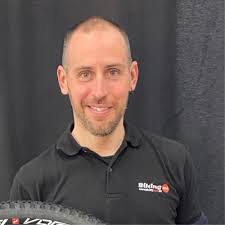 Esta semana cierro una etapa , dejo el retail y dejo el sector del  ciclismo....algo que empezó por casualidad, y me ha dado muchas alegrías,  tensiones,cabreos, más alegrías....he conocido a gente… |