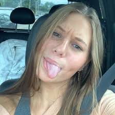 katie brinker (katiebrinkerr)