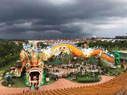 The fortune dragon statue in yong peng, johor was completed in 2016 at a cost of rm 8 million. Dragon Temple Review Of Fortune Dragon Yong Peng Malaysia Tripadvisor