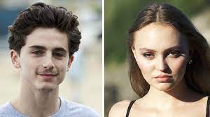However, twitter users are not convinced about the allegations. Susse Liebesgeruchte Sind Lily Rose Depp Und Timothee Chalamet Ein Paar