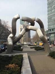It is located on the berlin stadtbahn railway line in the charlottenburg district, adjacent to the berlin zoo. Zoo Bikini Hohe Turme Stattreisen Berlin