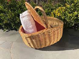 Shop the latest three rivers 2 person wicker picnic set online with halfords uk. Wicker Picnic Basket A Day To Remember Event Hire