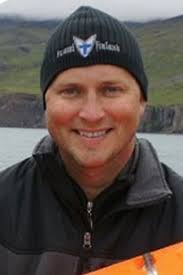 Acoustic study documents humpback whales move daytime singing offshore