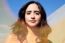 Alma Grace's Instagram, Twitter & Facebook