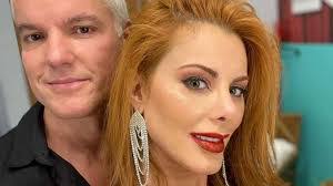 Deborah Albuquerque's Instagram, Twitter & Facebook