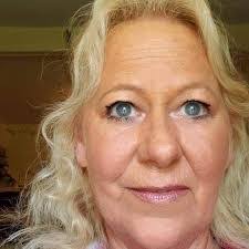 Linda Maye's Instagram, Twitter & Facebook