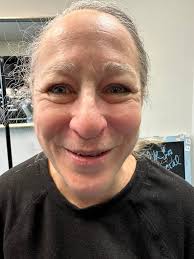 Thank you to Nicole, my first client in the new location. A little shaping,  a little pigment, and a very pleased customer. What a pleasure spending  time with you. 😁