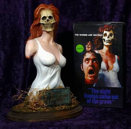 The Night Evelyn Came Out of the Grave VHS box art