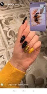 La manicura negra es una tendencia de moda que no pasa con los años y tiene una gran demanda entre los amantes de la decoración de uñas extravagante. 12 Ideas De Anillo De Serpiente Anillo De Serpiente Unas De Maquillaje Unas Postizas De Gel