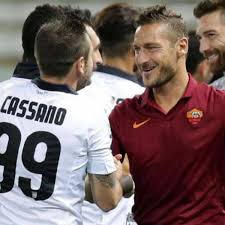 1.согласуйте прилагательное с существительным c'est une femme (charmant) et (distrait). As Roma Francesco Totti 38 Ans La Legende Continue