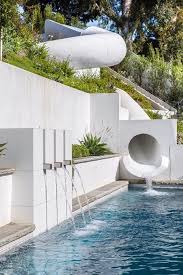 Sunday Funday Just Turned Way Up With This Epic Pool Slide Brandonarchitects Builder Neil Longma Luxusschwimmbader Schwimmbad Designs Schwimmbader Hinterhof