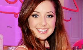 She played the uncredited part of a hufflepuff student in potions class in the film adaptation of harry potter and the philosopher's stone. Zoella Outsells Harry Potter Twilight Fifty Shades Of Grey The Da Vinci Code Superfame