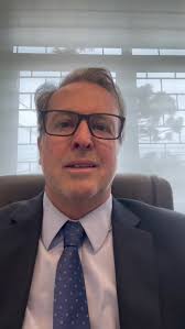 🎯 Você já realizou um procedimento facial no passado e deseja aprimorar  ainda mais seus resultados?, Meu nome é Dr. Ronald Ripple, cirurgião  plástico e membro da Sociedade Brasileira de Cirurgia ...