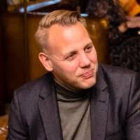 Sandra Bouck's Instagram, Twitter & Facebook