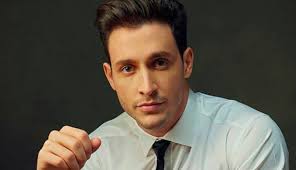 Doctor Mike "el médico más sexy" viene a El Salvador