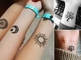 Tatuajes letras y fuentes símbolos y emojis. Mas De 100 Tatuajes En La Muneca Para Mujeres Fotos Y Disenos Esbelleza