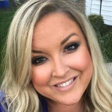 Lauren Downs (@laurendowns29)