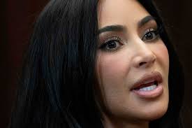 Kim Kardashian mister del af fingeren: Mere smertefuldt end at føde