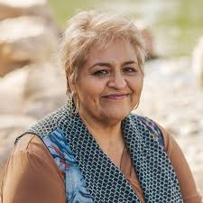 Alma Reyna's Instagram, Twitter & Facebook