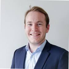 J'ai le plaisir de vous annoncer que j'occupe désormais le poste…