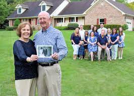 Best Free Of Charge Family Photo For My Parents 50th Wedding Anniversary 50 50th Wedding Anniversary Party Wedding Anniversary Photos 50th Wedding Anniversary