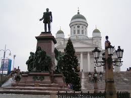 Helsinki, bir schengen ülkesi olan finlandiya'nın güneyinde baltık denizi'ne kıyısı olan huzurlu, küçük, yeşil ve güzel bir şehir. Finlandia Finland Helsinki Europe