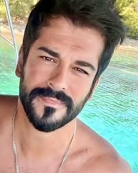 A cheerful memory of summer and the eternal conjectures of Ozgur and Ezgi  about how much I loved them...❤️💙☀️💥🍁🌹🌲☀️💙❤️Nice Sunday afternoon