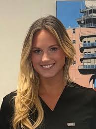 Meet Samantha Knehr, BSN, RN, a dedicated nurse whose journey with us began  in the Medical-Surgical track of our Nurse Residency Program. She spent two  years honing her skills