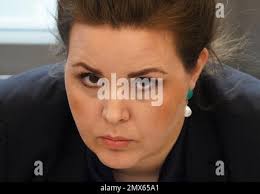 02. Februar 2023, Hamburg: Anna Gallina (Bündnis 90/die Grünen), Senatorin  für Justiz und Verbraucherschutz in Hamburg, ist Mitglied des  Justizausschusses des Hamburger Parlaments. Das Justizkomitee untersucht  den tödlichen Messerangriff auf den ...