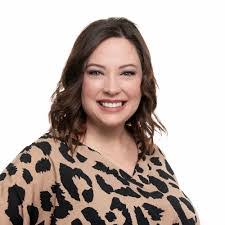 Ashley Henderson's Instagram, Twitter & Facebook