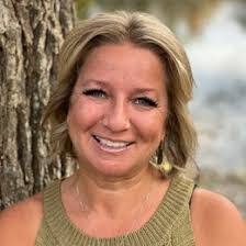 Farrah Mcconnell's Instagram, Twitter & Facebook