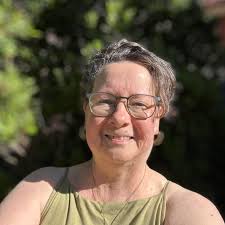 How does Kathryn Kerr pronounce her last name?